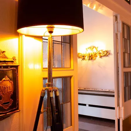 Otel Berliner Hof 3*
