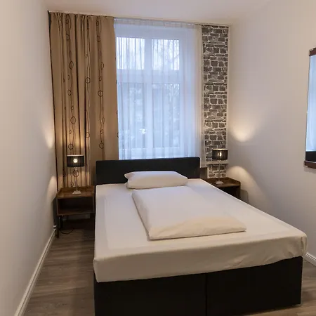 מלון Berliner Hof 3*