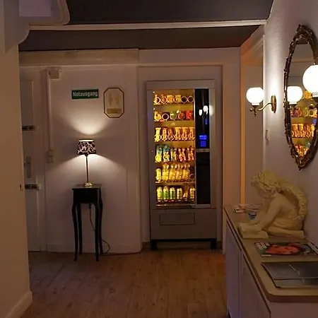 מלון Berliner Hof 3*