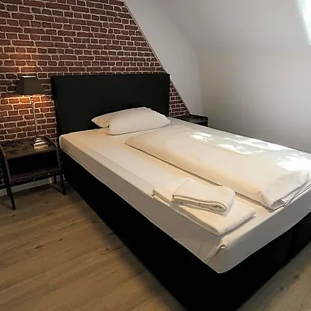 מלון Berliner Hof 3*