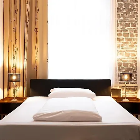 מלון Berliner Hof 3*